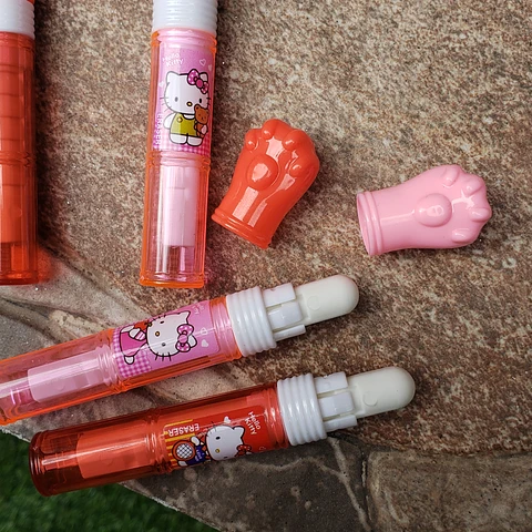 GOMA DE BORRAR CON TAPA DISEÑO PATITA GATUNA Y HELLO KITTY